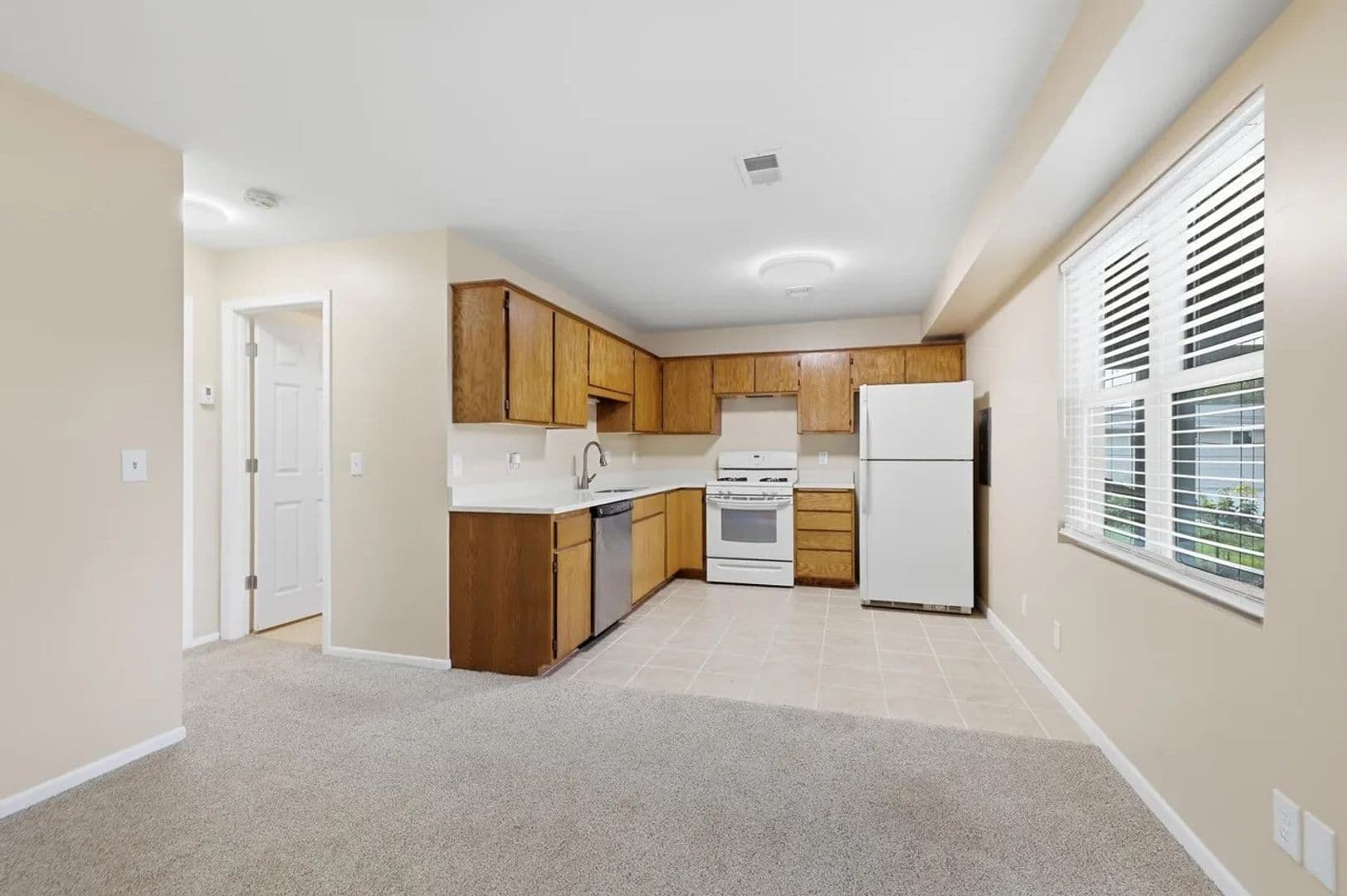 Minneapolis Apartment: 3712 Bloomington Ave