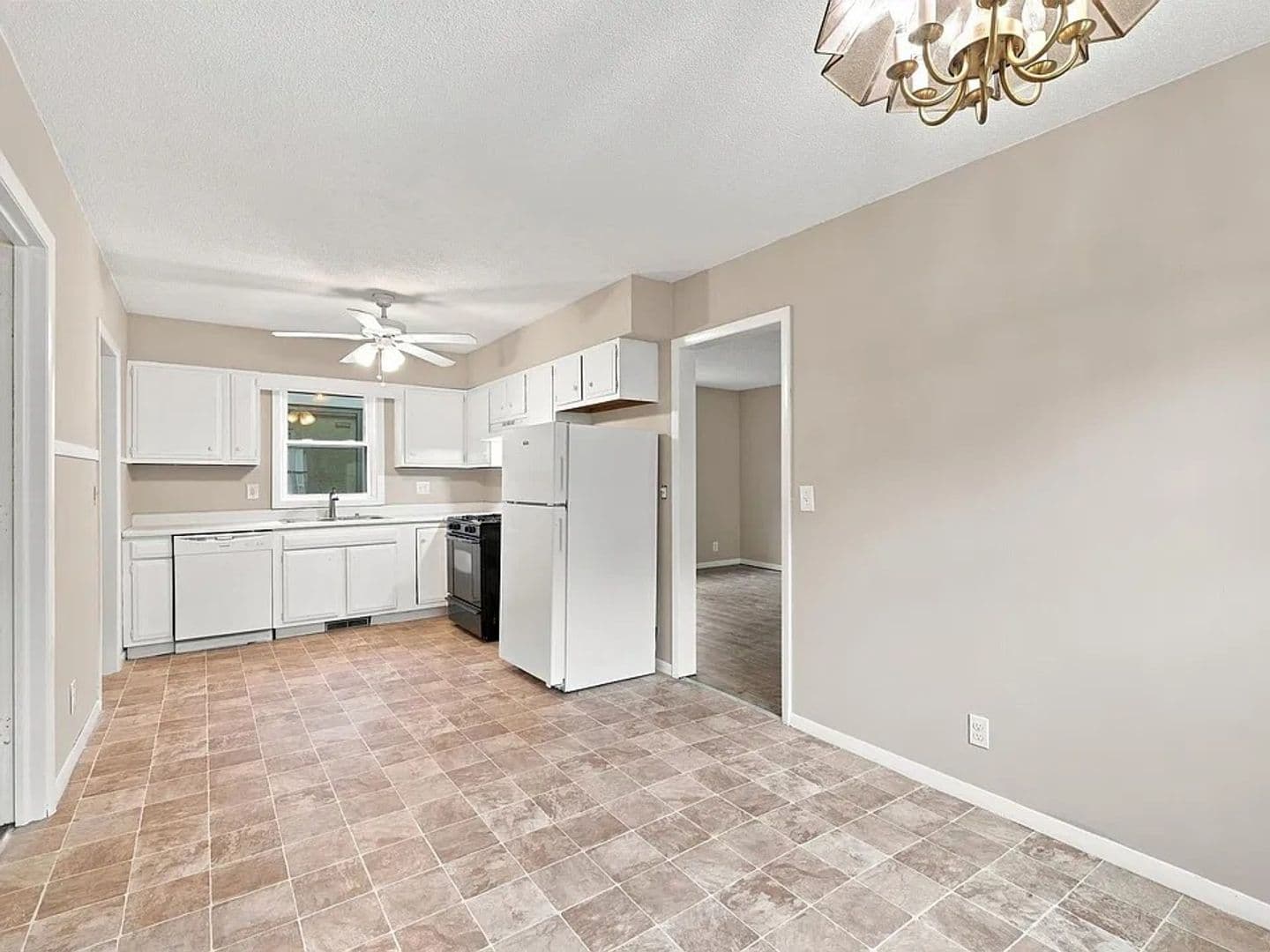 Minneapolis Apartment: 1622 Washington St NE