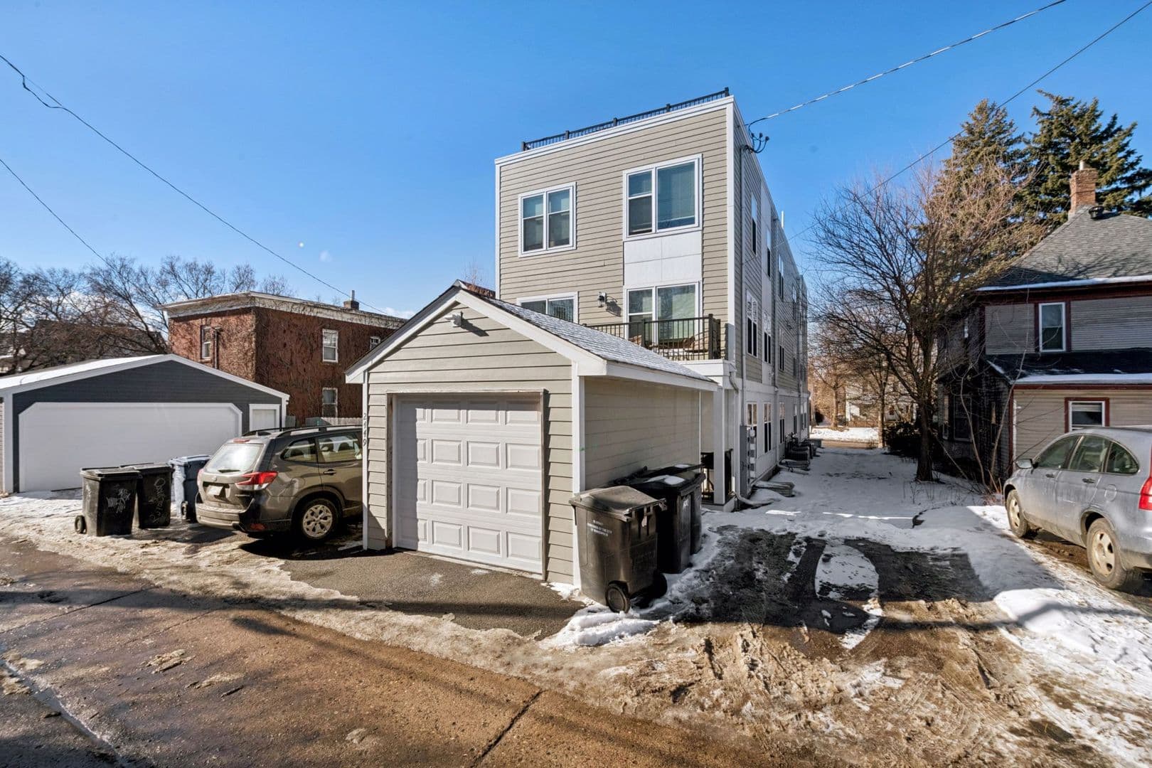 Minneapolis Apartment: 2449 Lyndale Ave S