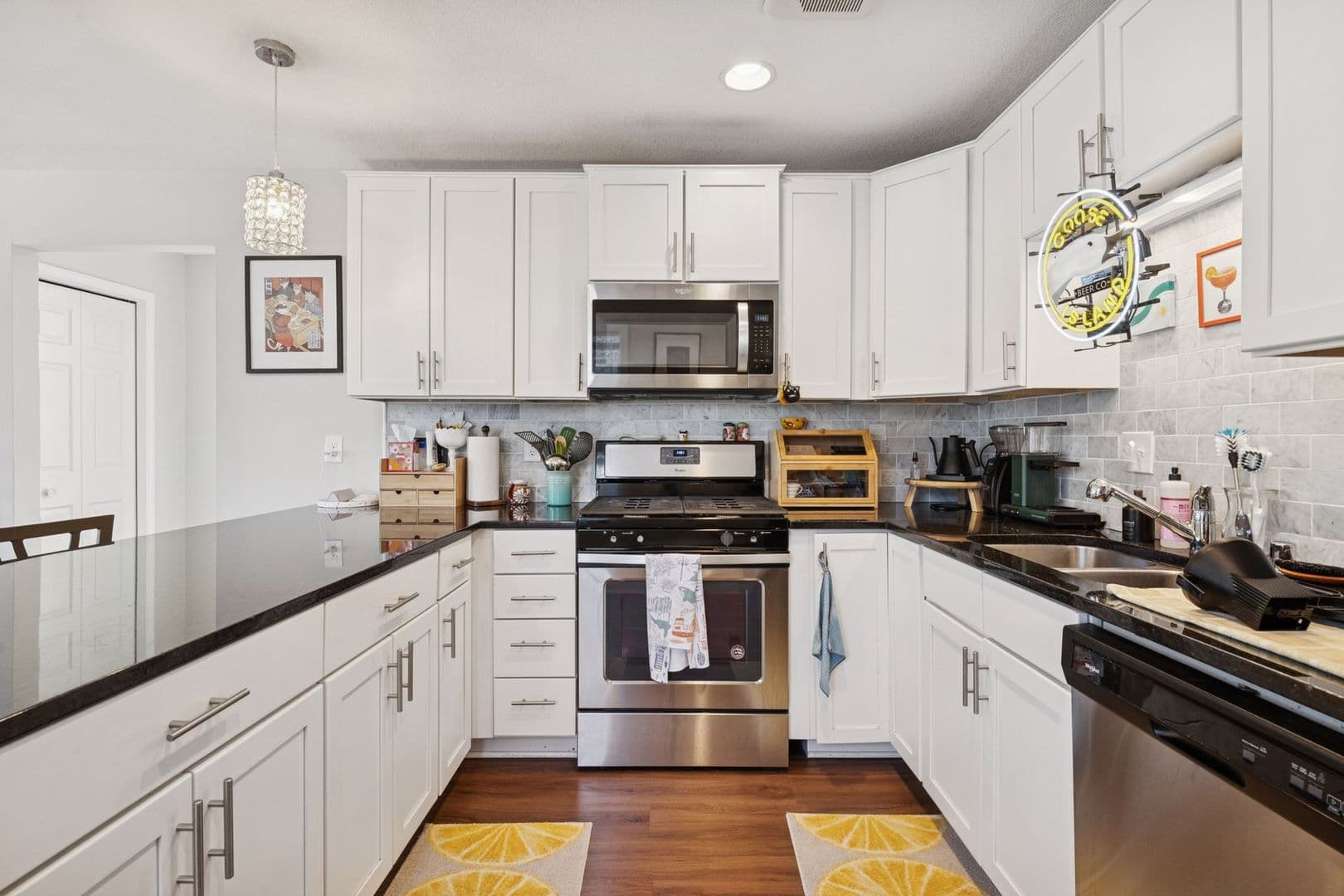 Minneapolis Apartment: 2449 Lyndale Ave S