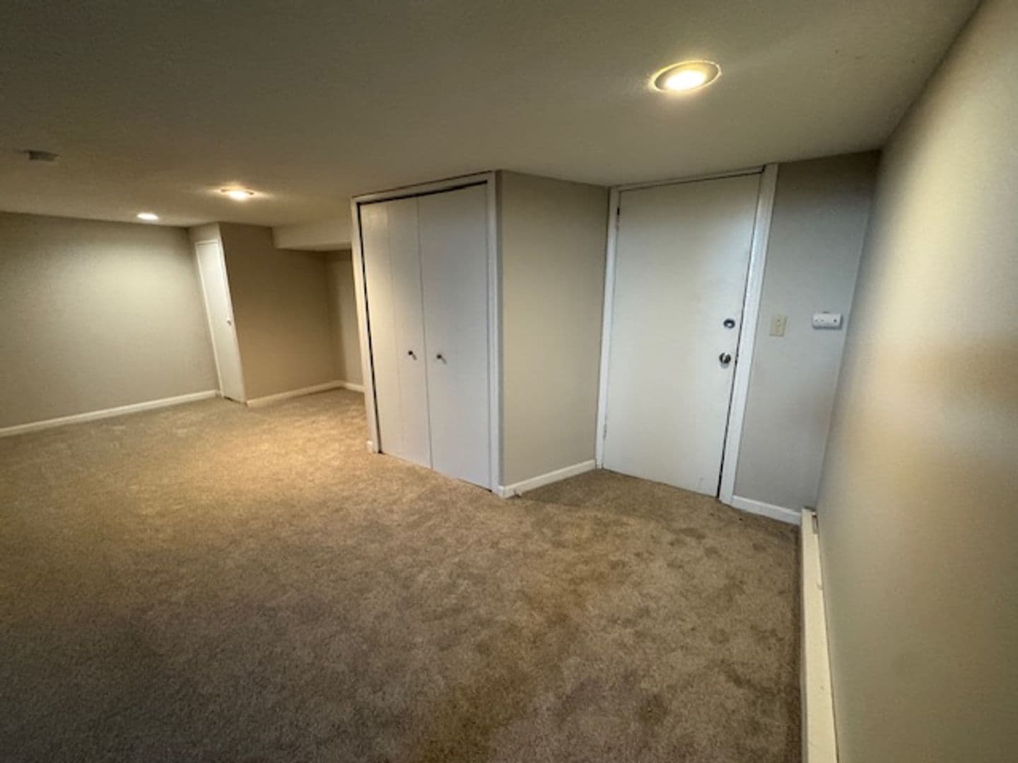 Hopkins Townhome: 704 Robinwood Lane