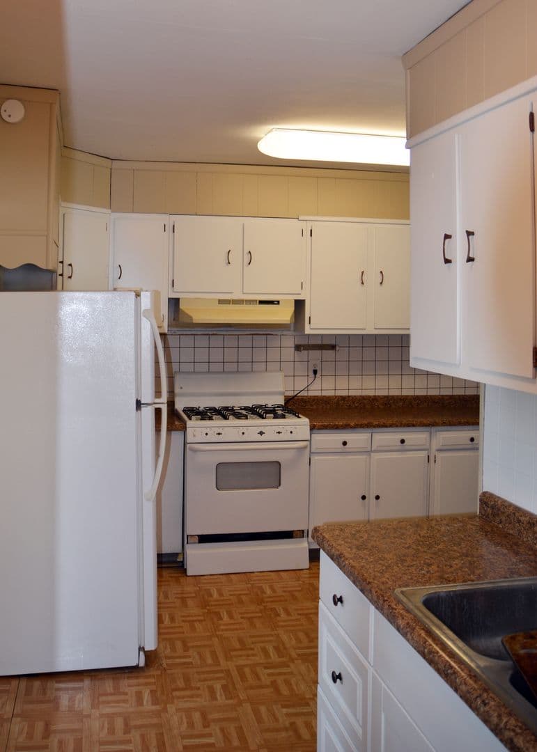 Minneapolis Apartment: 711 West 28th St