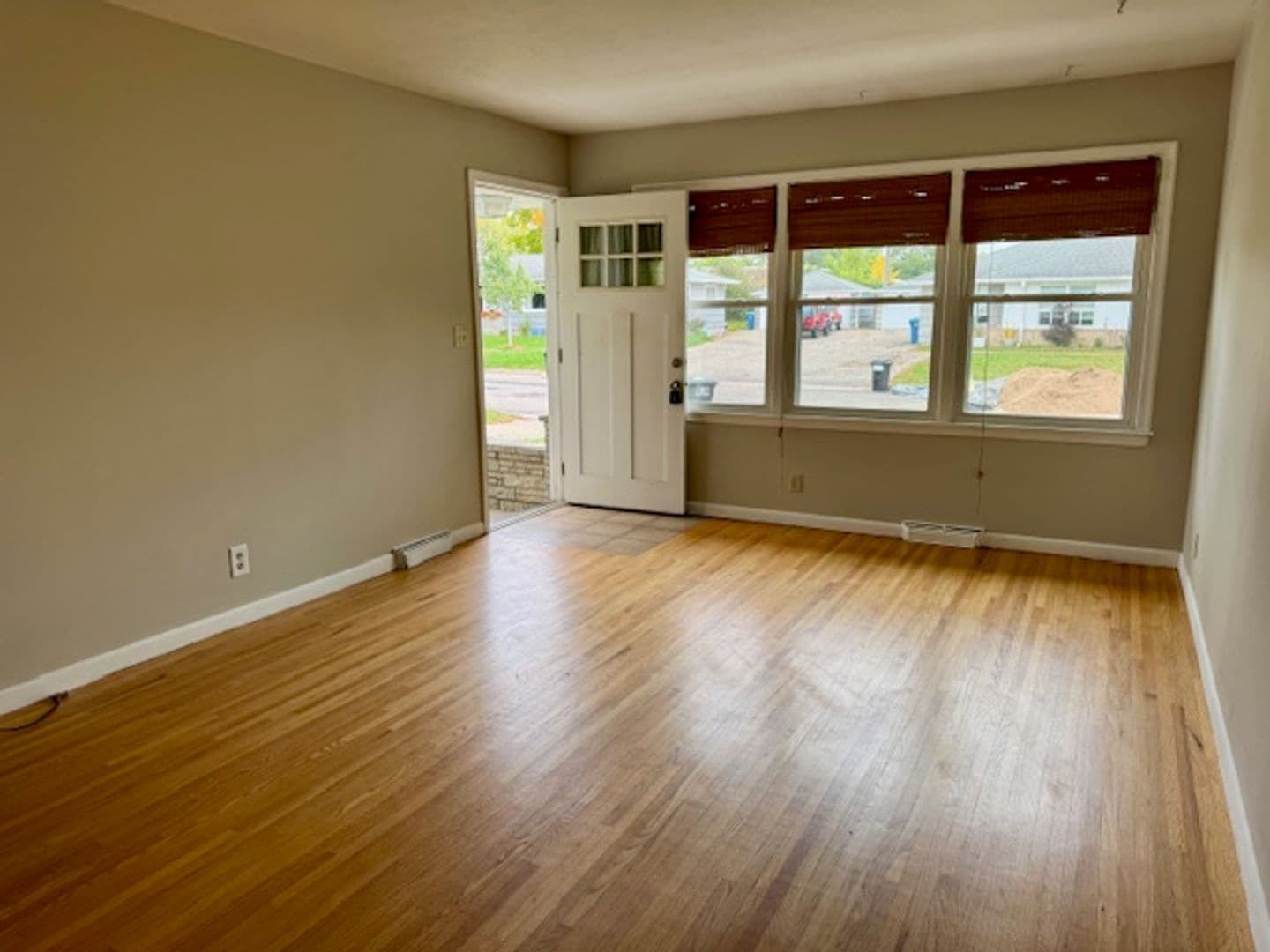 Hopkins Townhome: 704 Robinwood Lane