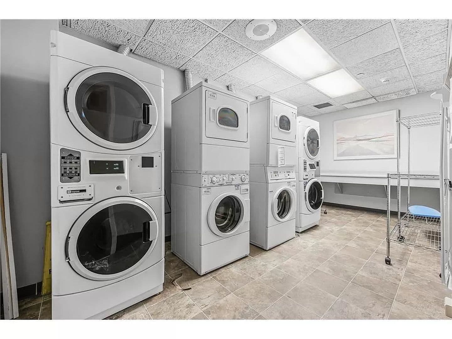 Minneapols Apartment: 433 S 7th St