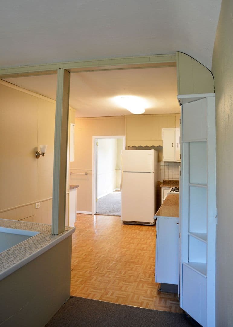 Minneapolis Apartment: 711 West 28th St