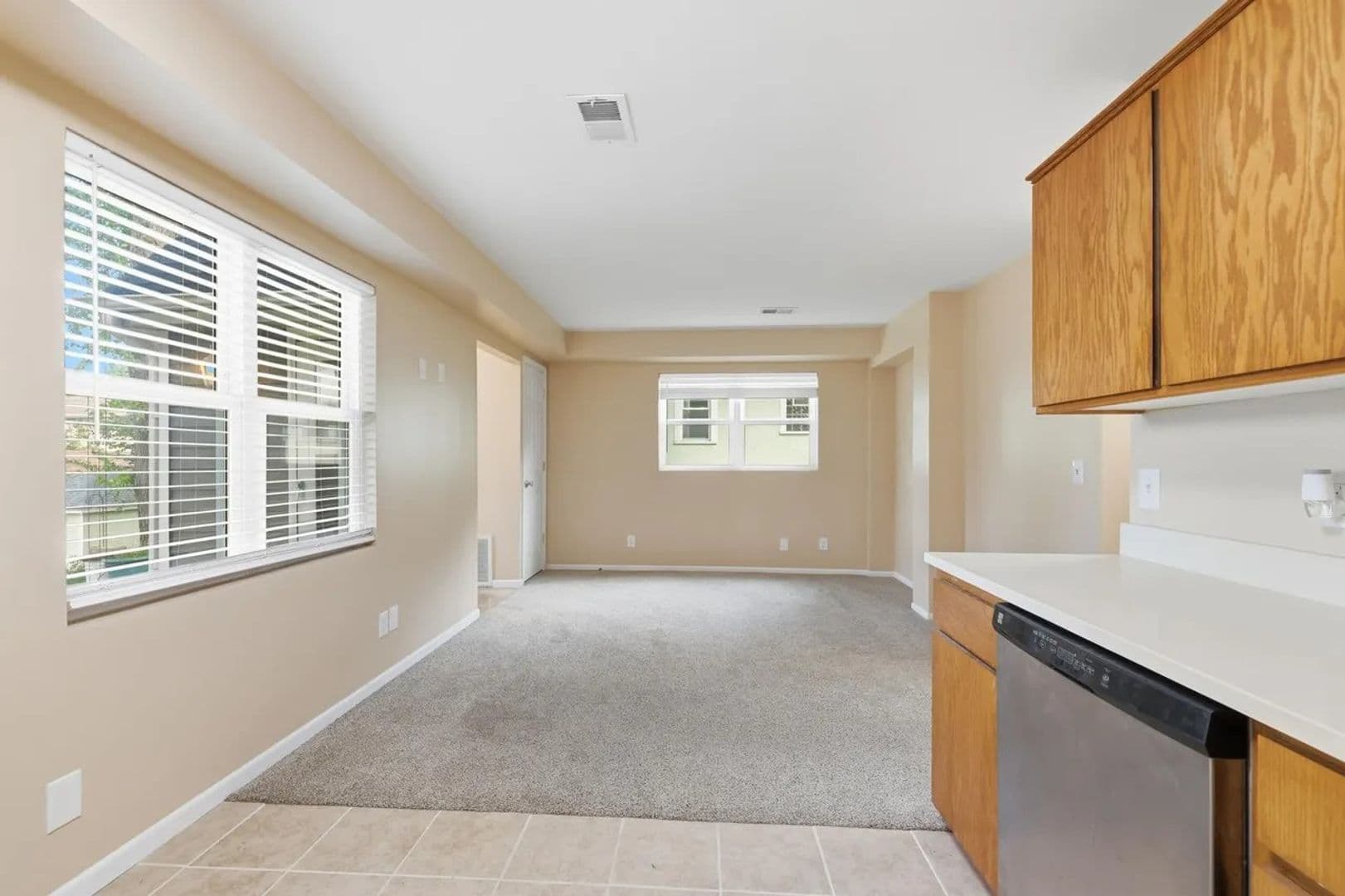 Minneapolis Apartment: 3712 Bloomington Ave