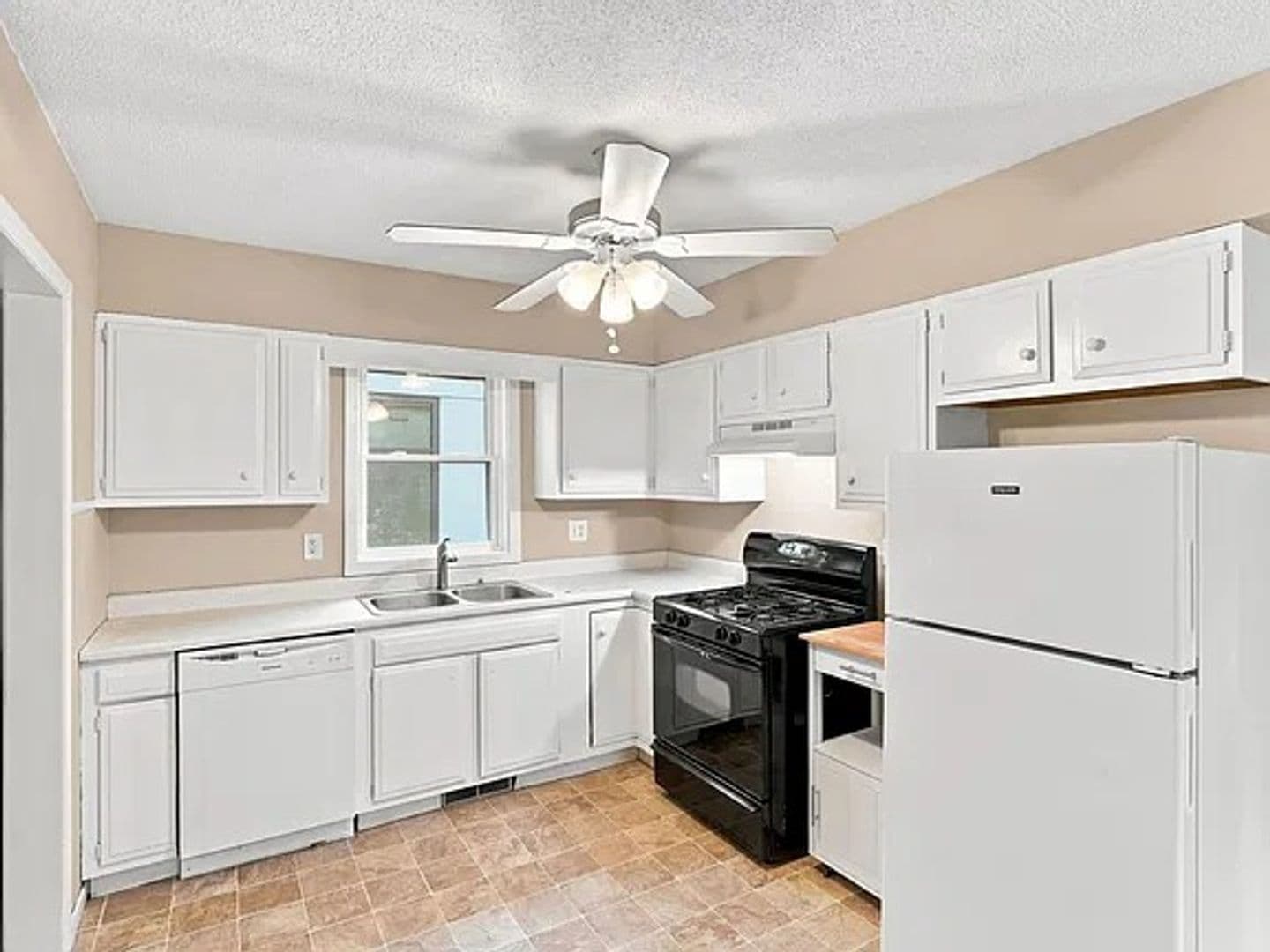 Minneapolis Apartment: 1622 Washington St NE