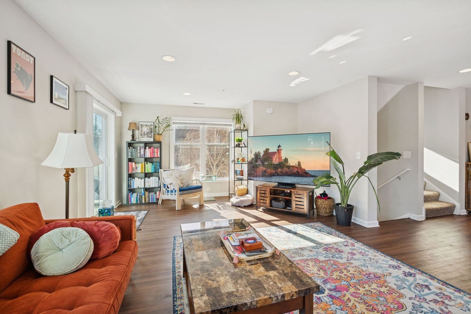Minneapolis Apartment: 2449 Lyndale Ave S