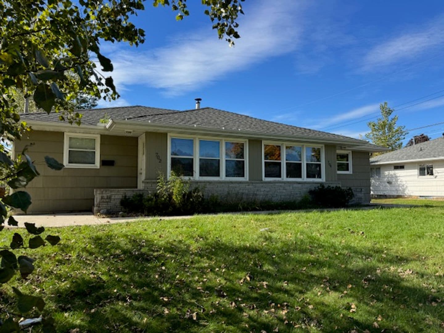 Hopkins Townhome: 704 Robinwood Lane