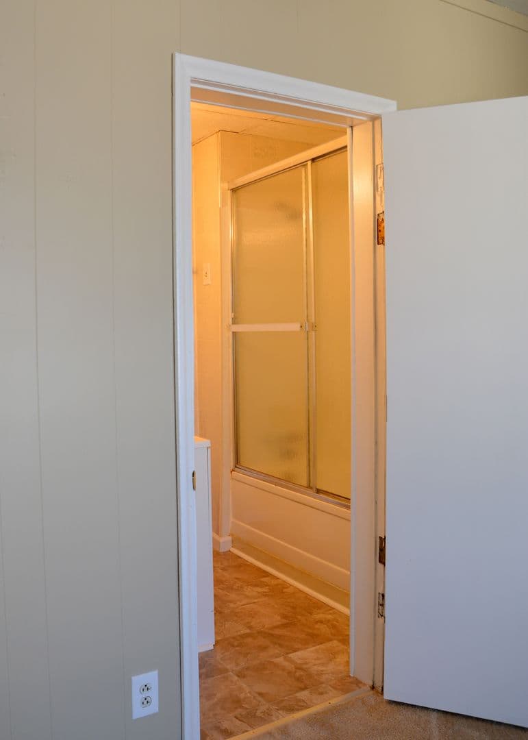 Minneapolis Apartment: 711 West 28th St