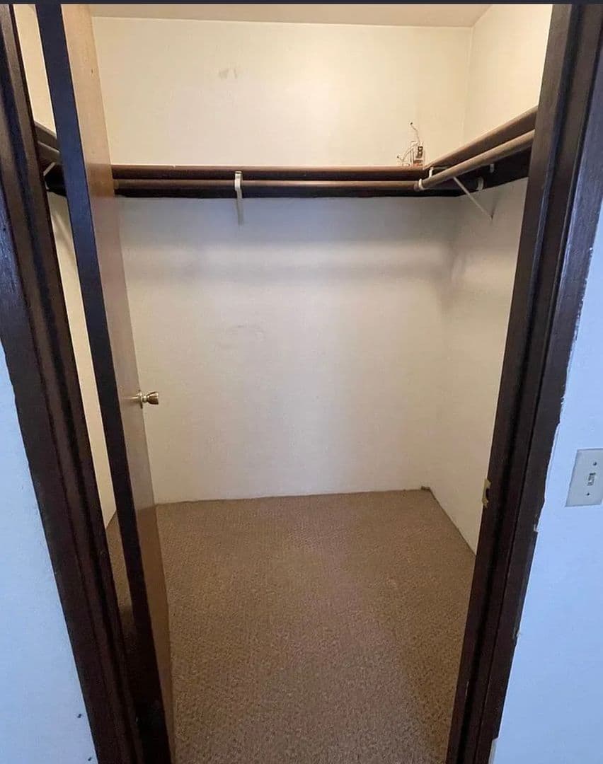 Burlington Apartment: Rio Vista Apartments - 500 - 514 Filbert Ln.