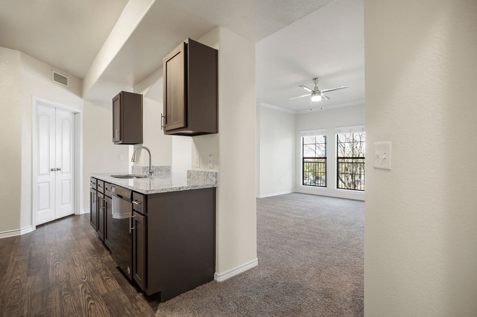 Austin Apartment: 501 E. Stassney Ln