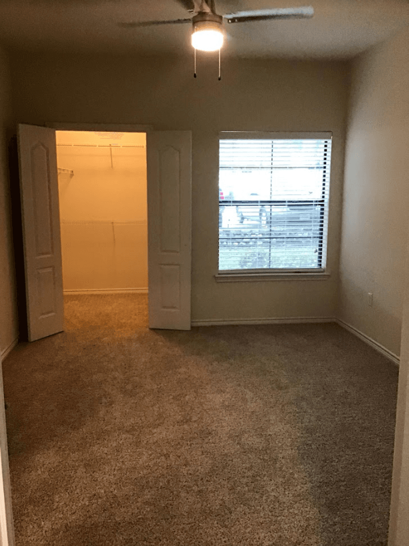 Austin Apartment: 501 E. Stassney Ln