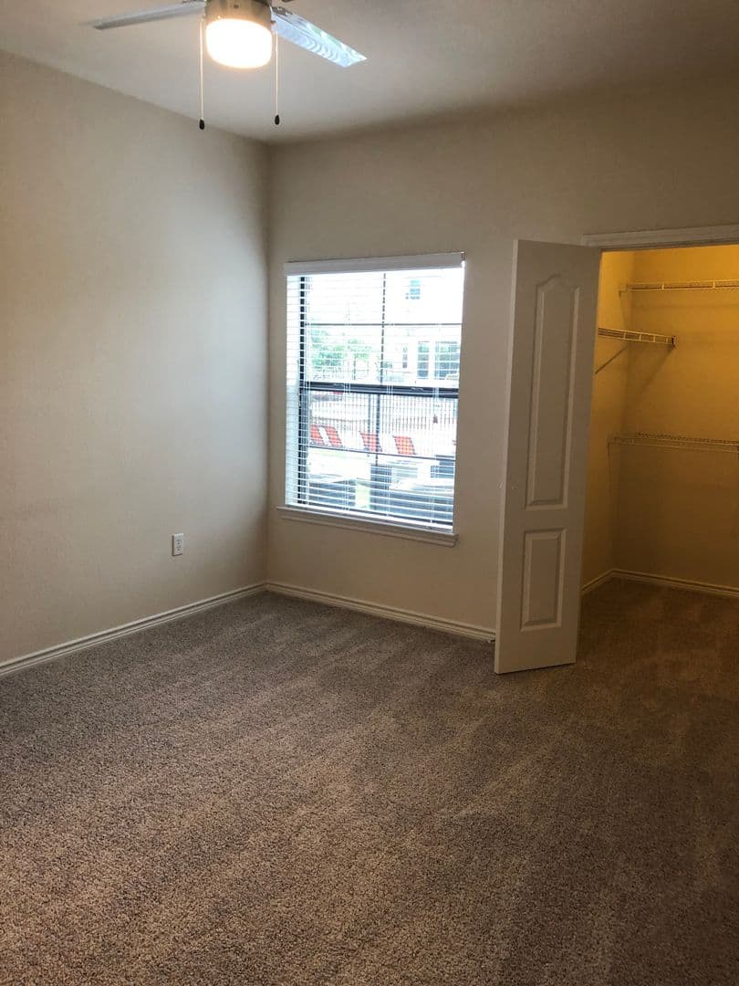 Austin Apartment: 501 E. Stassney Ln