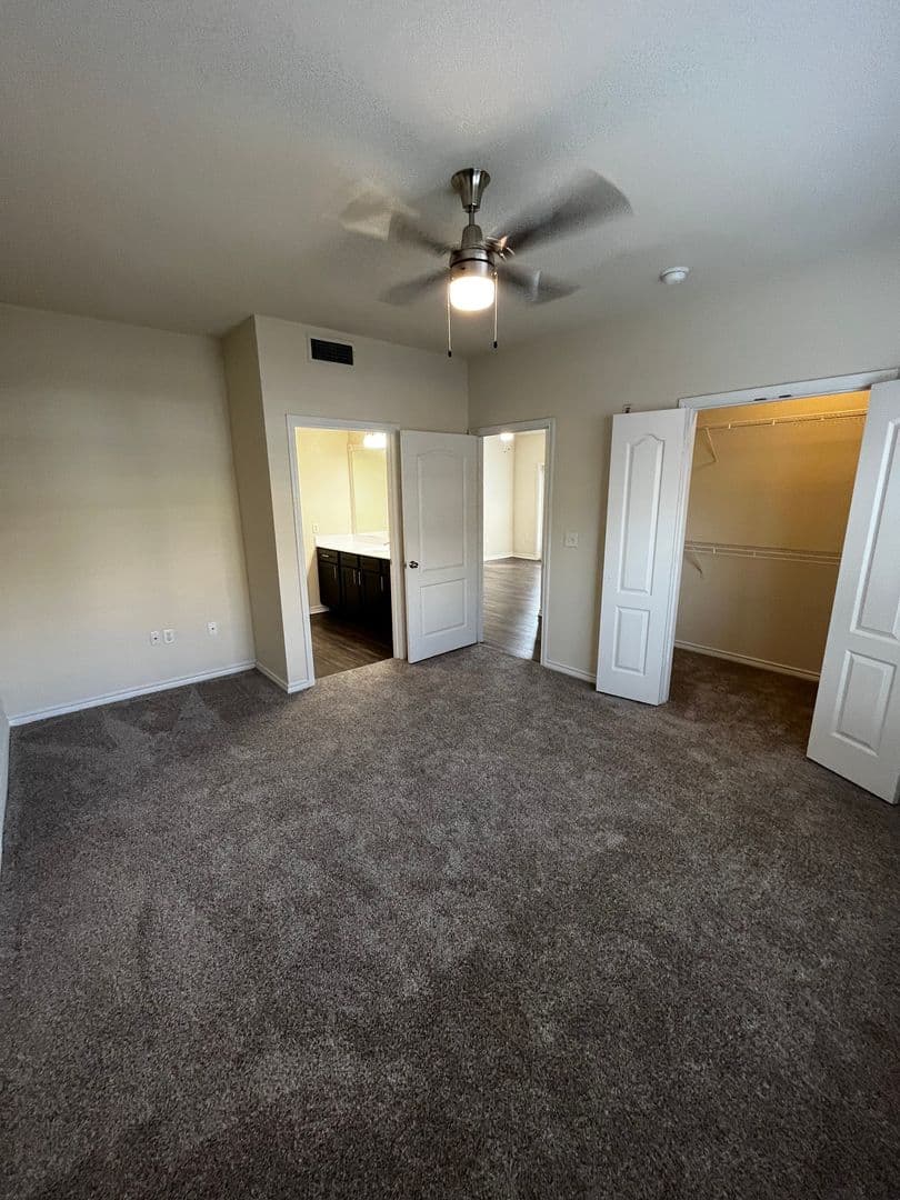 Austin Apartment: 501 E. Stassney Ln