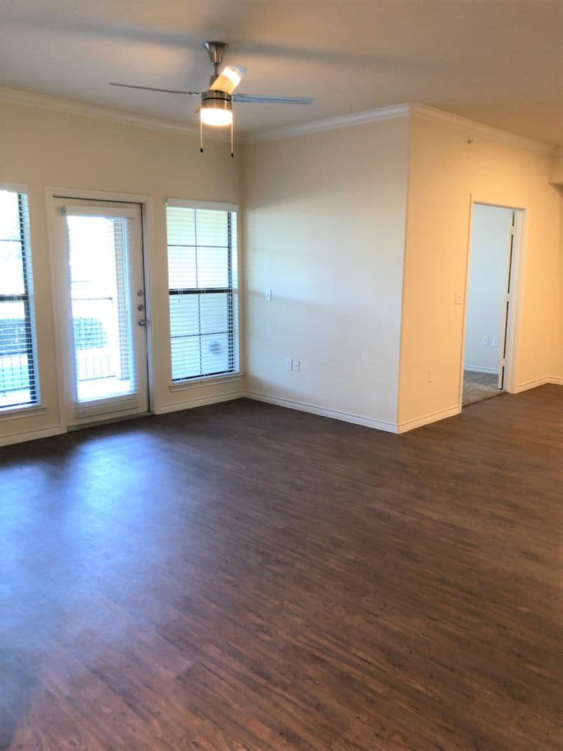 Austin Apartment: 501 E. Stassney Ln