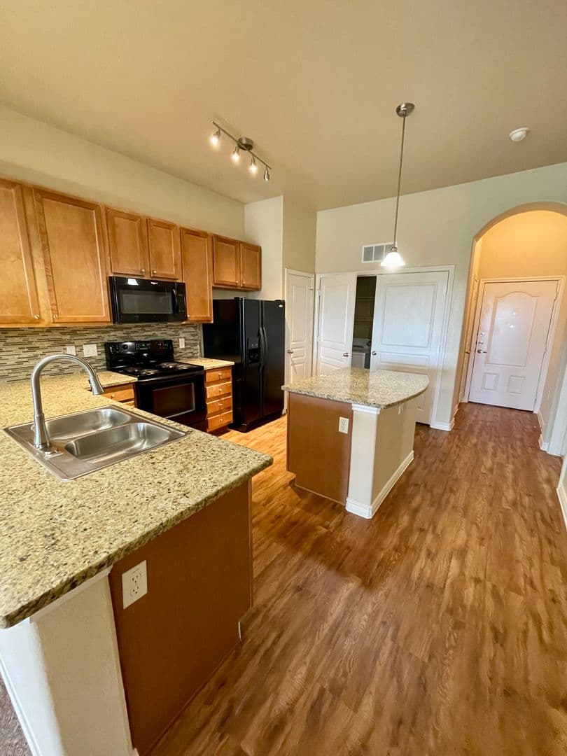 Austin Apartment: 12601 Bee Cave Pkwy