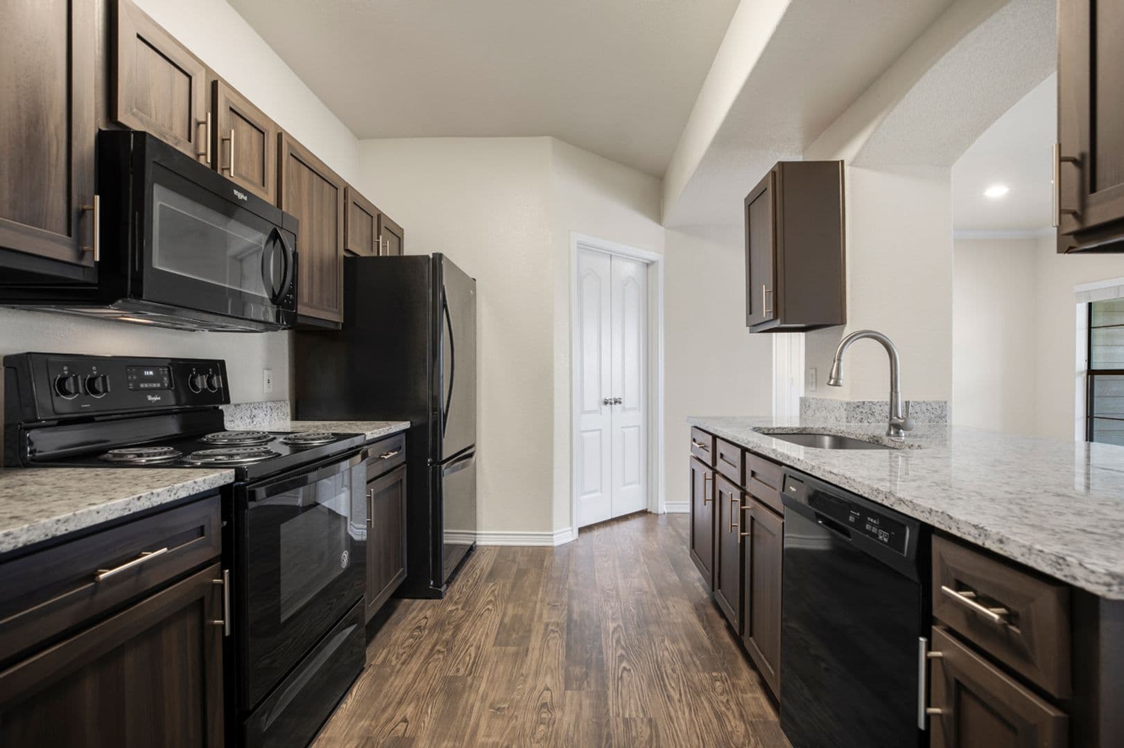 Austin Apartment: 501 E. Stassney Ln