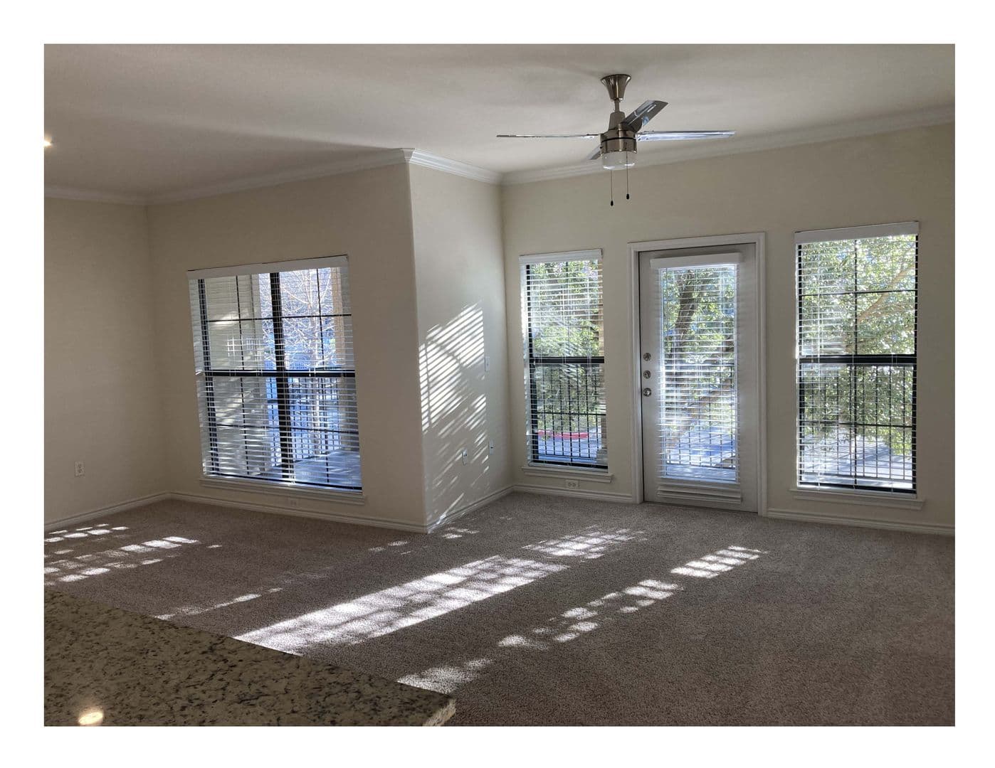 Austin Apartment: 501 E. Stassney Ln