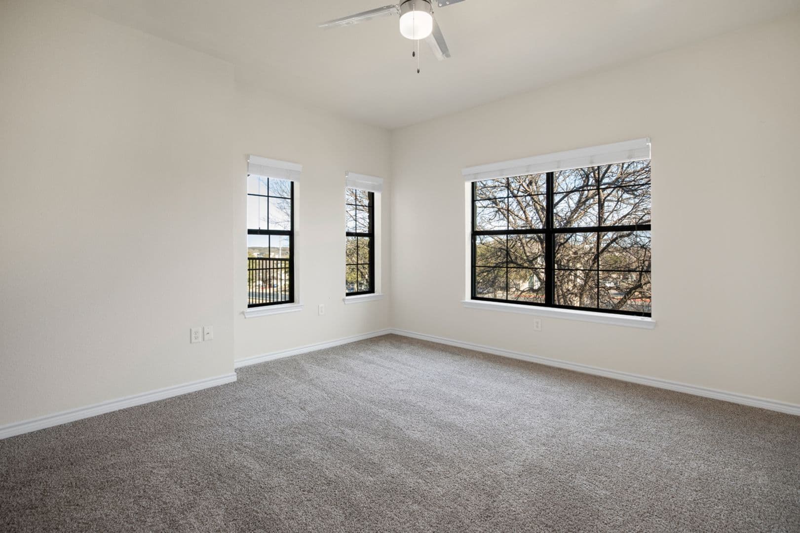 Austin Apartment: 501 E. Stassney Ln