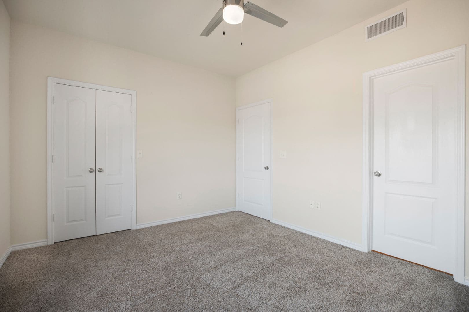 Austin Apartment: 501 E. Stassney Ln