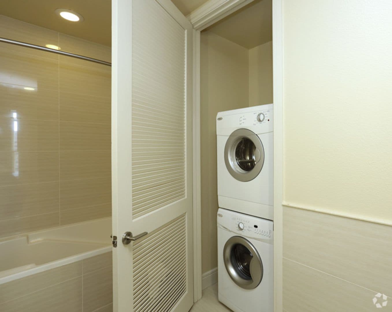 Austin Apartment: 214 Barton Springs Rd.