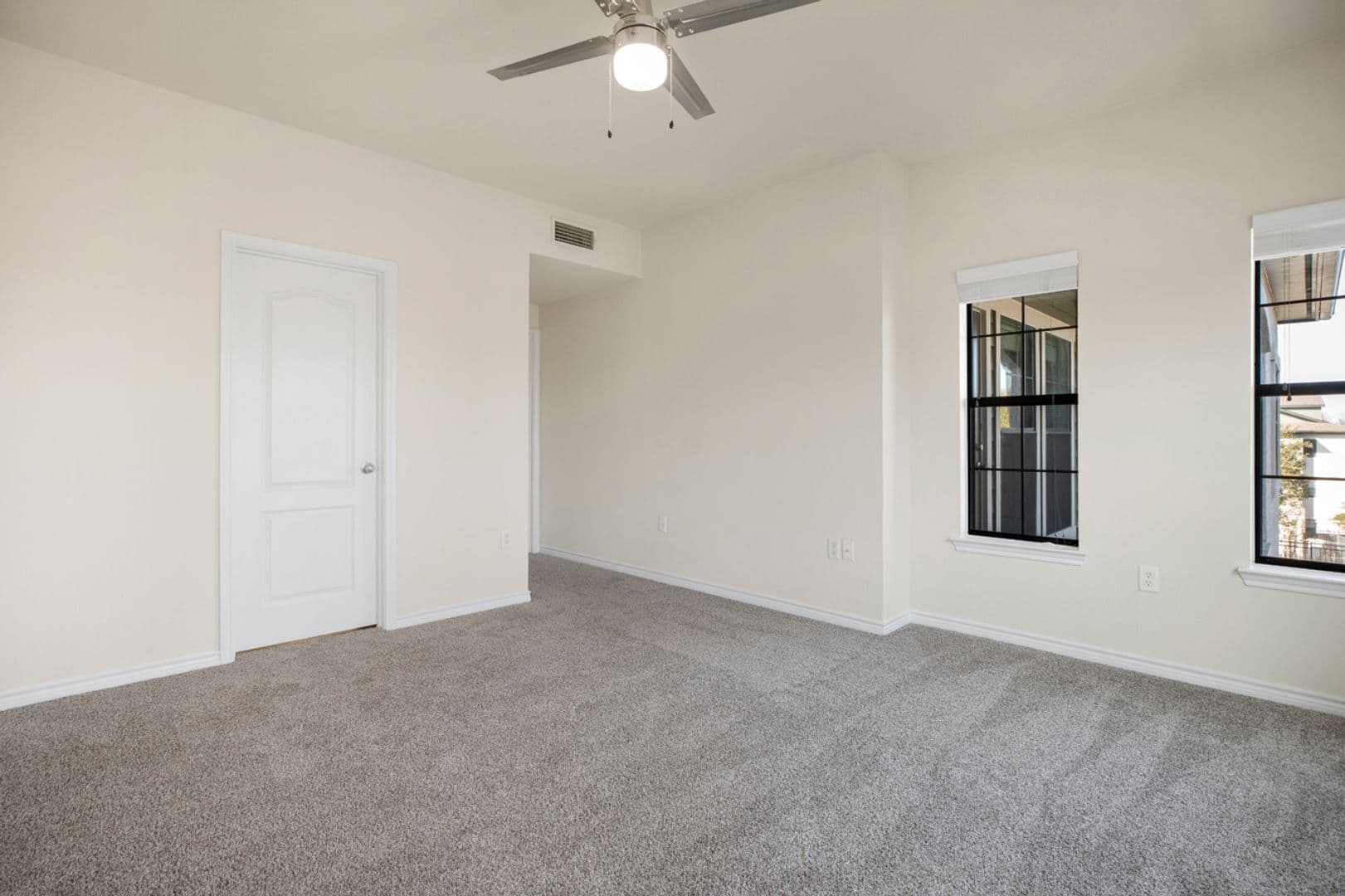 Austin Apartment: 501 E. Stassney Ln