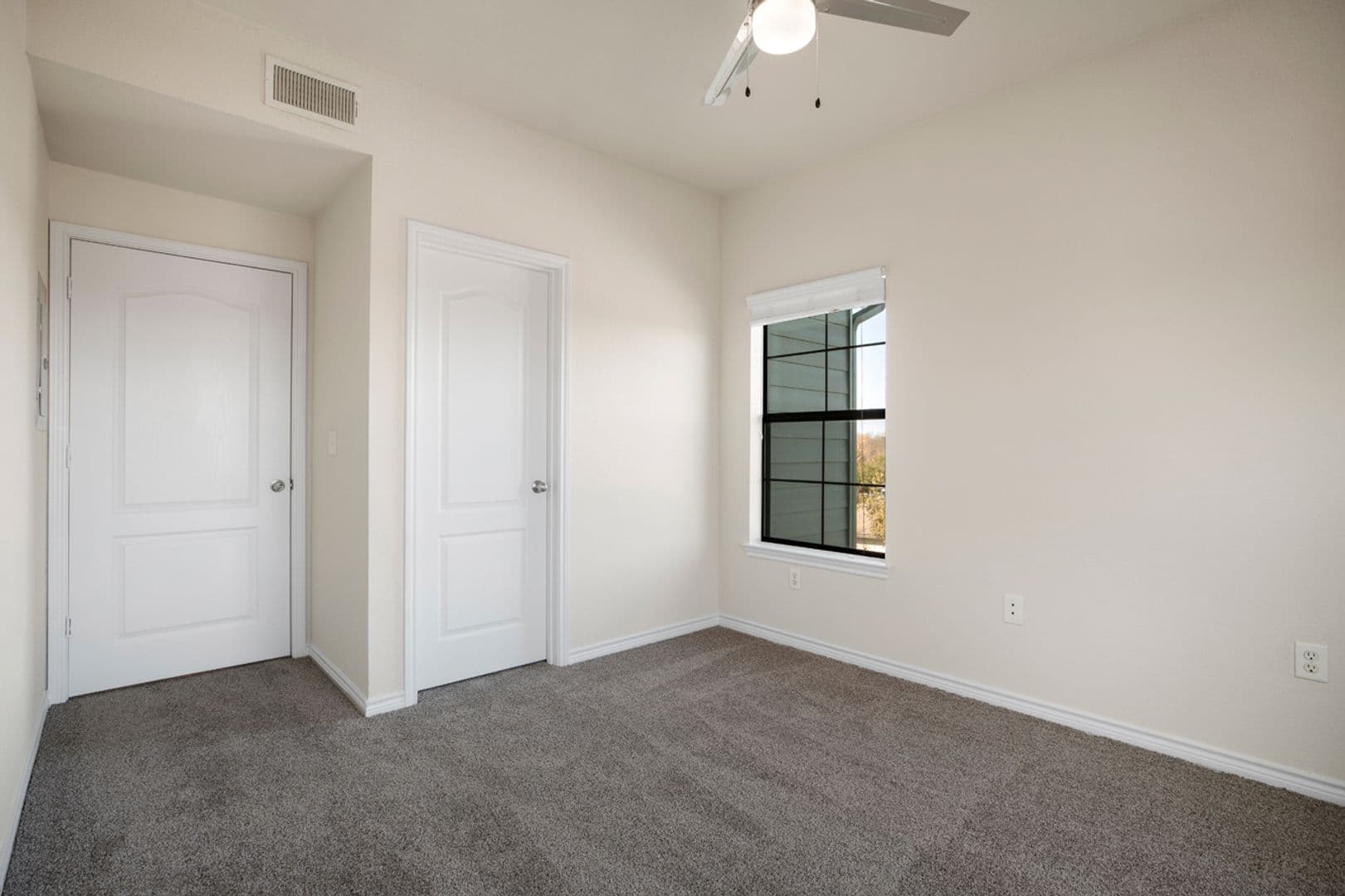 Austin Apartment: 501 E. Stassney Ln