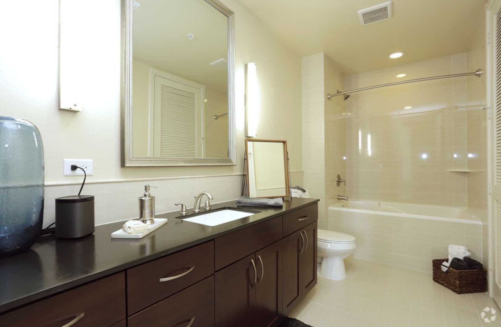 Austin Apartment: 214 Barton Springs Rd.