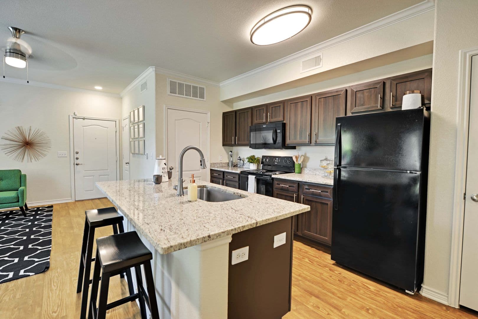 Austin Apartment: 501 E. Stassney Ln