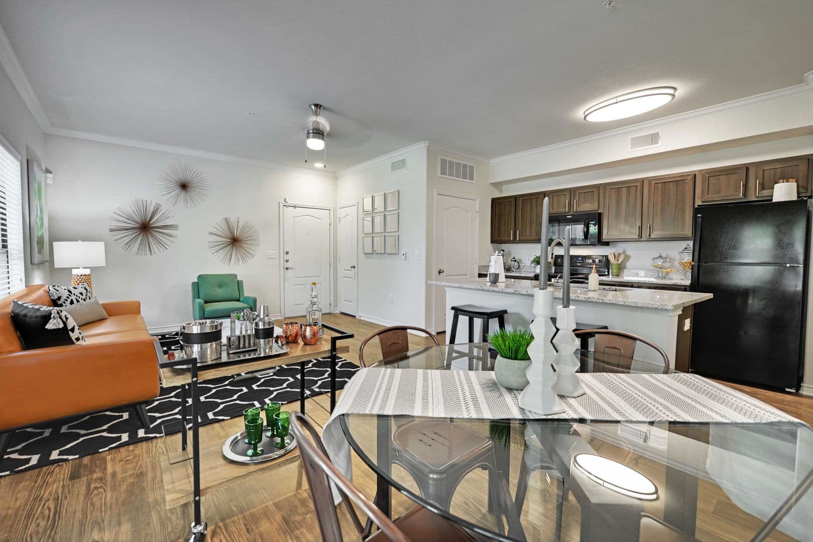 Austin Apartment: 501 E. Stassney Ln