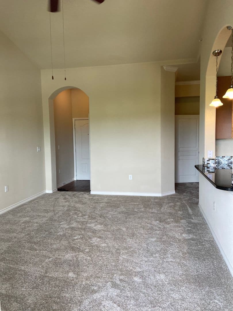 Austin Apartment: 12601 Bee Cave Pkwy
