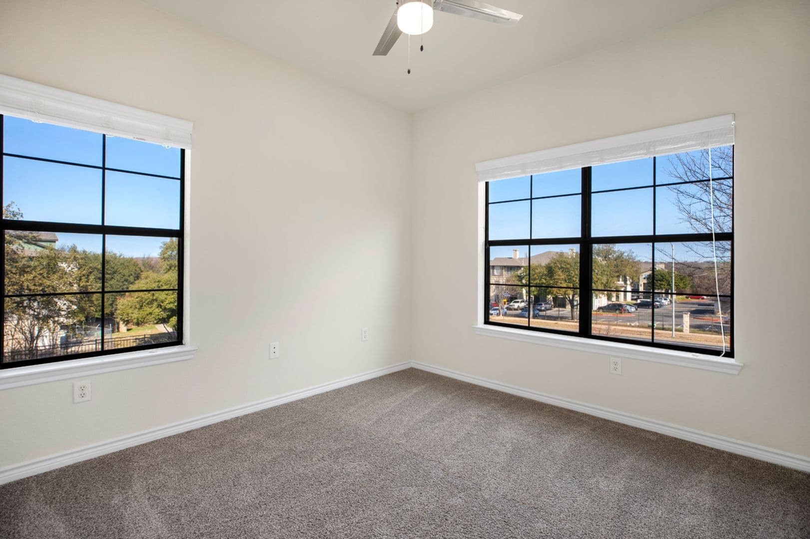 Austin Apartment: 501 E. Stassney Ln