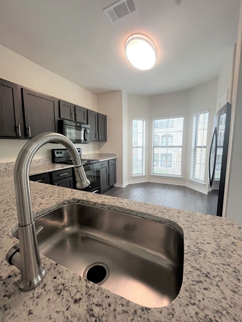 Austin Apartment: 501 E. Stassney Ln