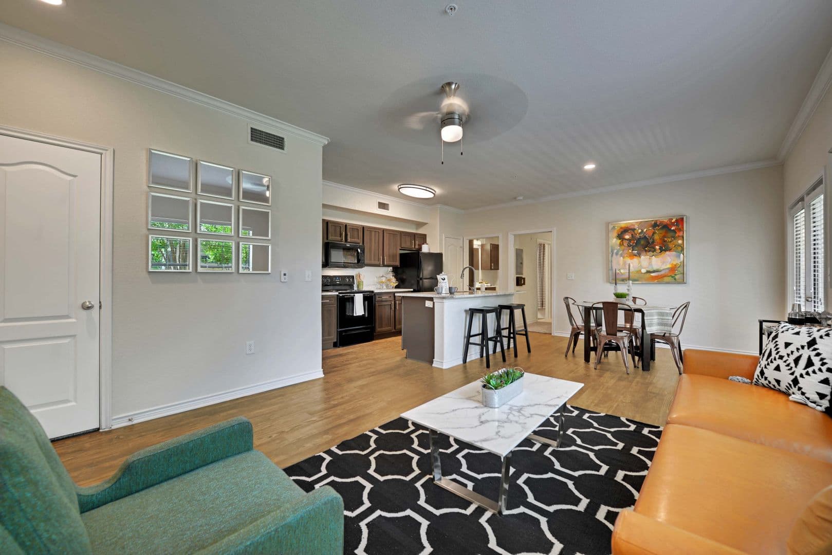 Austin Apartment: 501 E. Stassney Ln