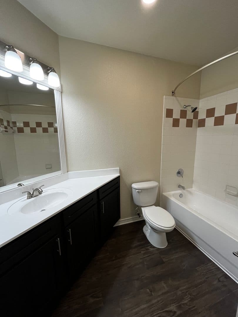Austin Apartment: 501 E. Stassney Ln
