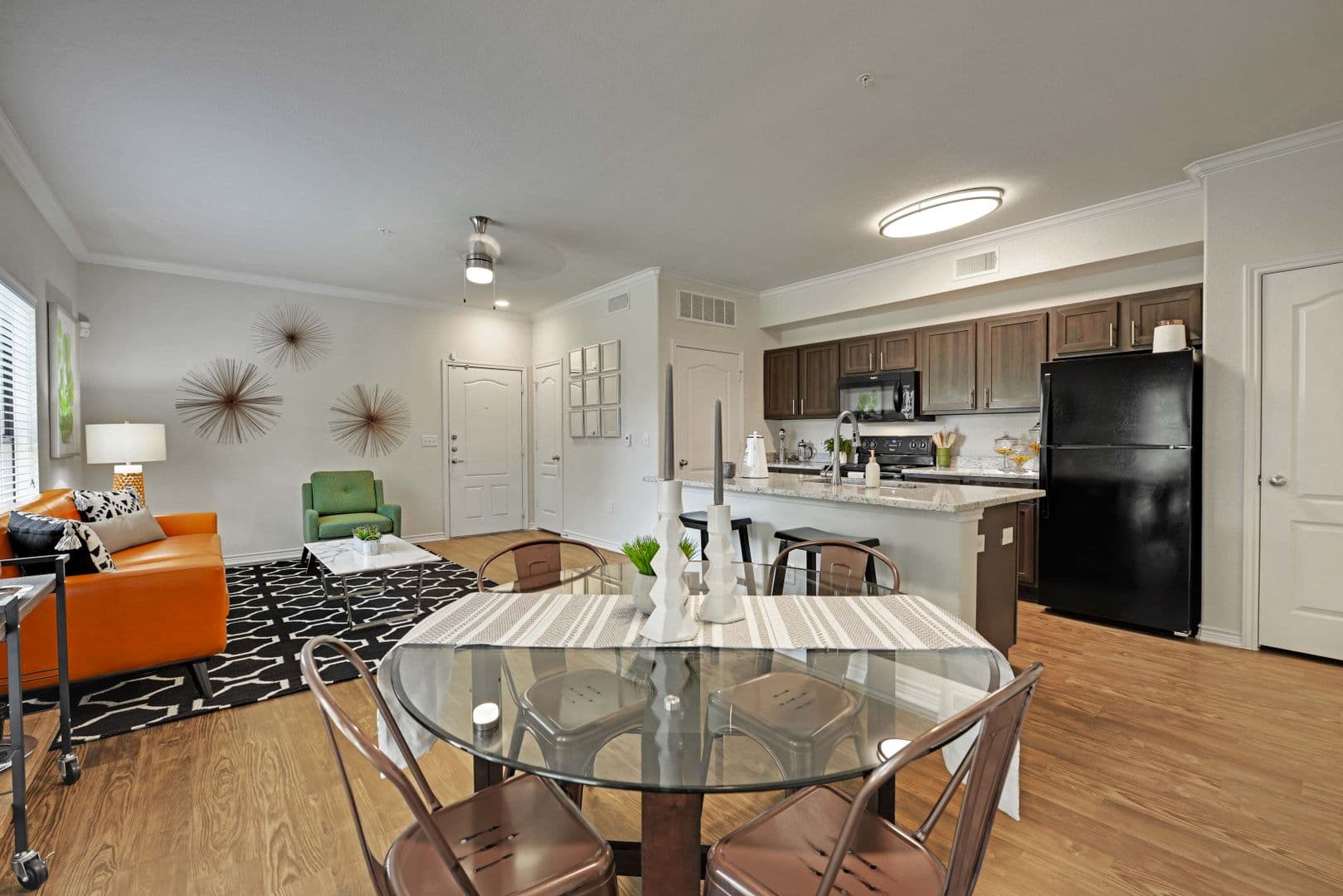 Austin Apartment: 501 E. Stassney Ln