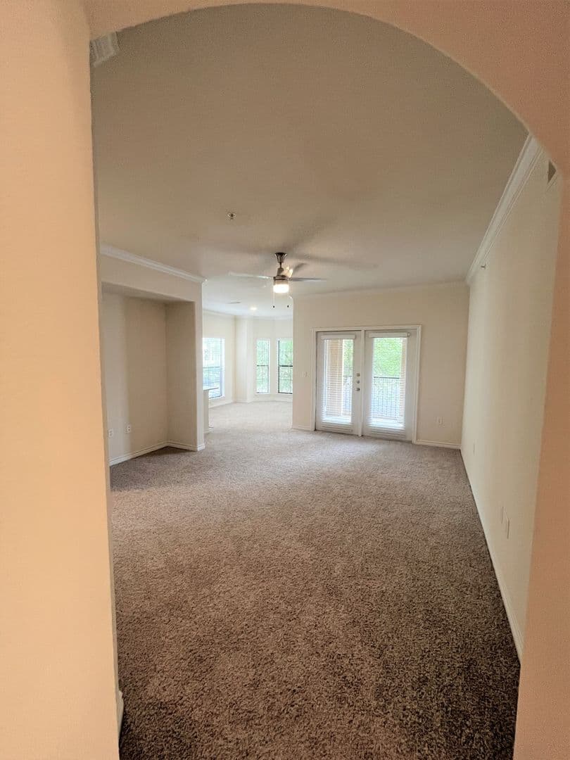 Austin Apartment: 501 E. Stassney Ln
