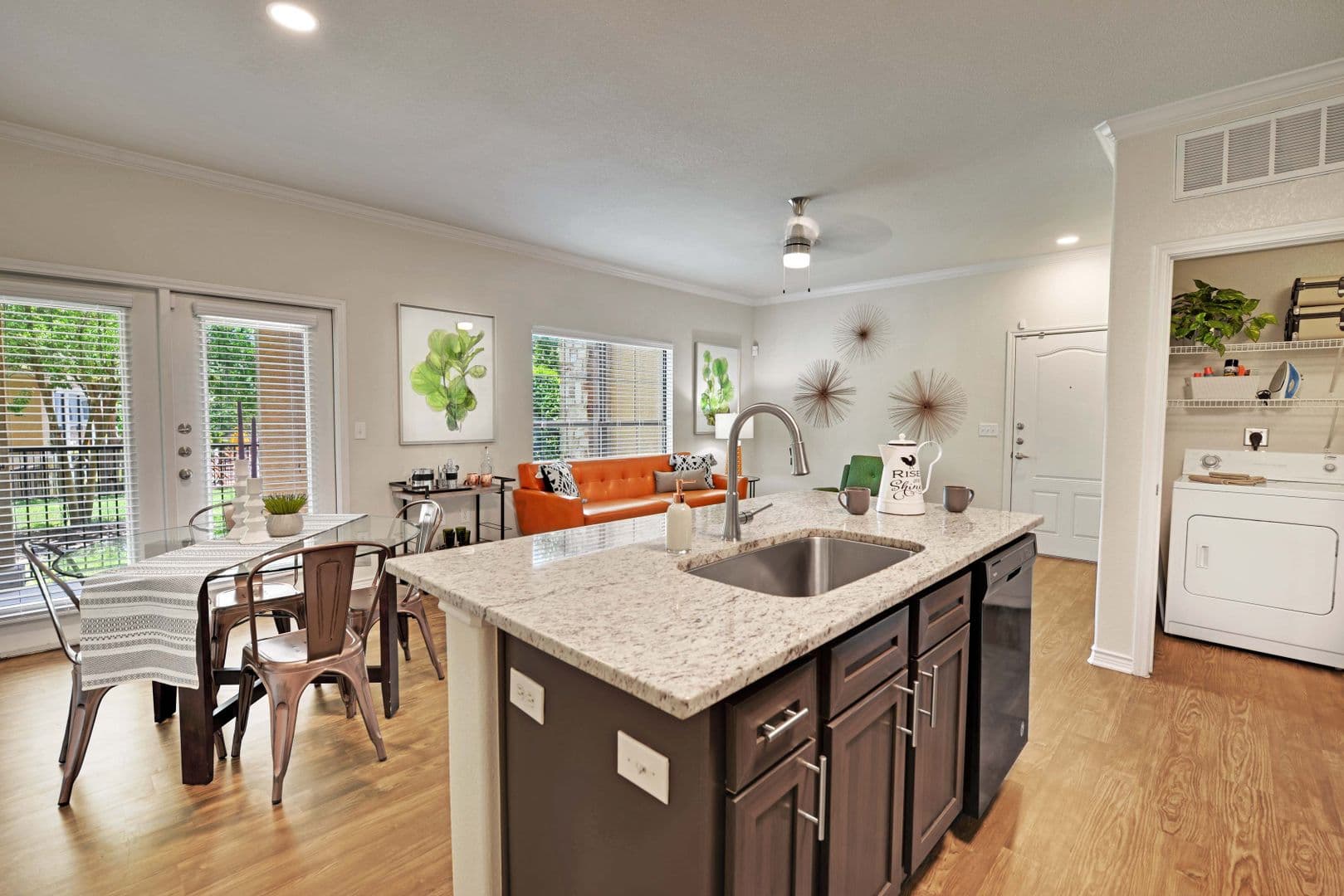 Austin Apartment: 501 E. Stassney Ln
