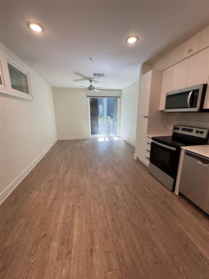 Austin Apartment: 1301 W Koenig Ln.