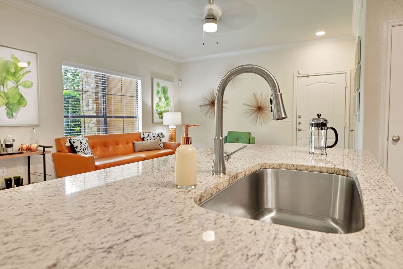 Austin Apartment: 501 E. Stassney Ln