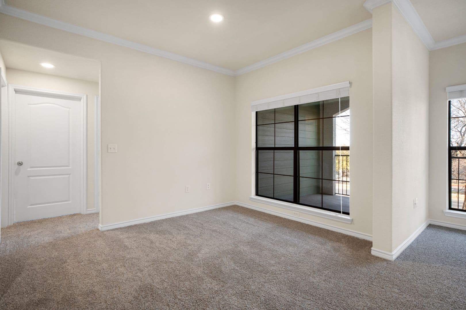 Austin Apartment: 501 E. Stassney Ln