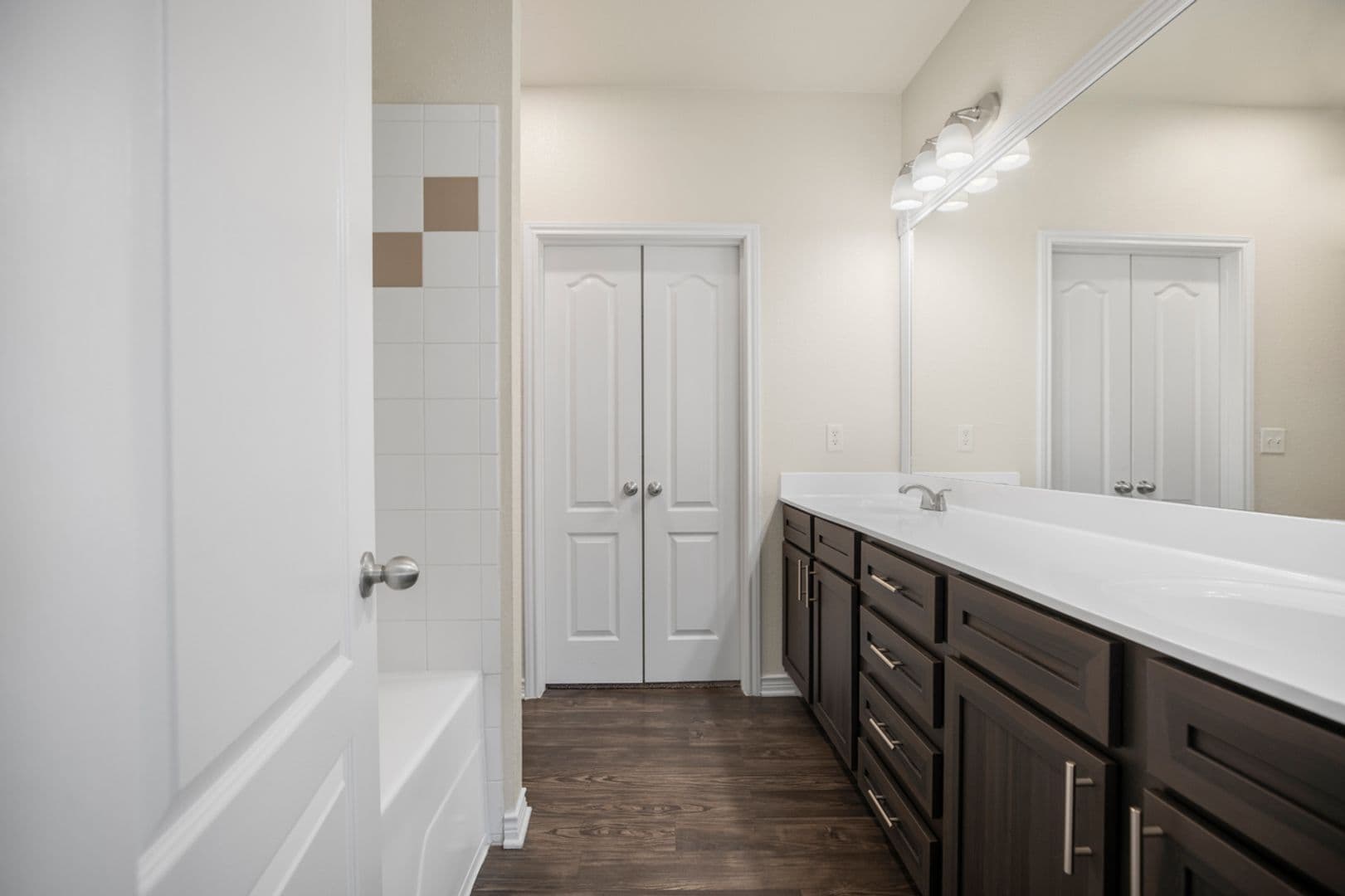 Austin Apartment: 501 E. Stassney Ln