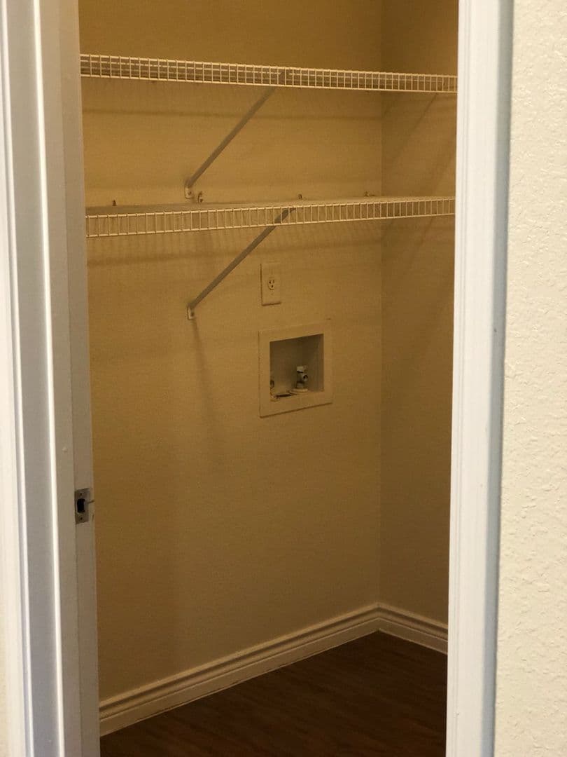 Austin Apartment: 501 E. Stassney Ln