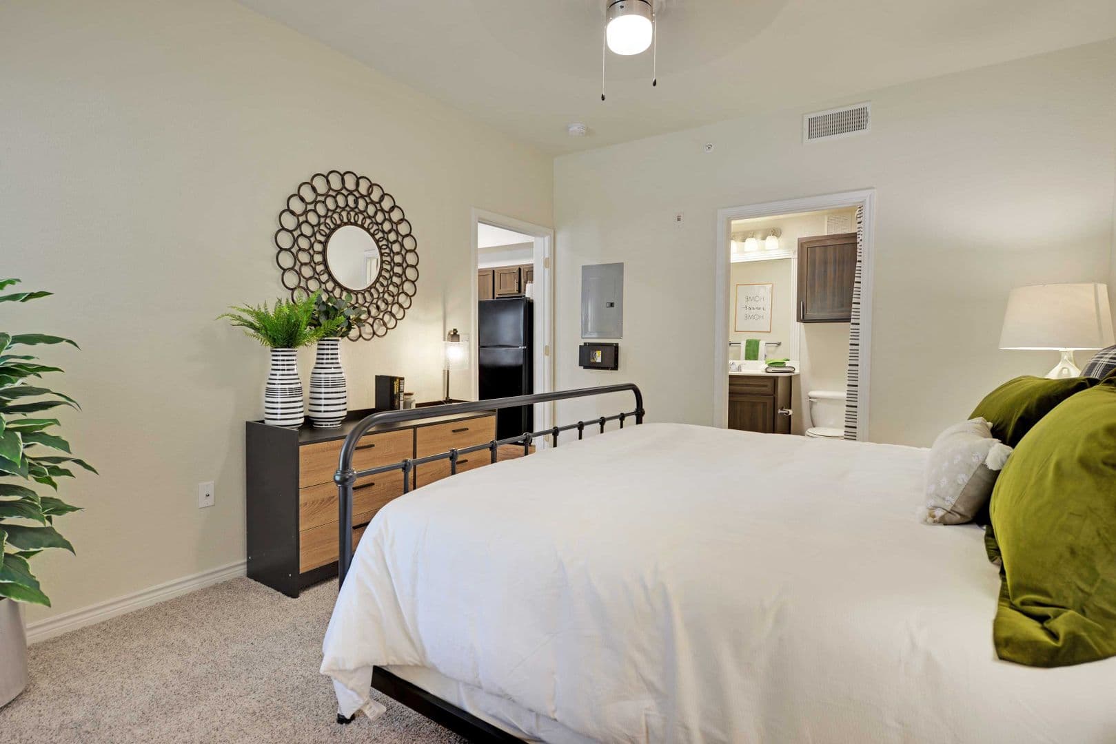 Austin Apartment: 501 E. Stassney Ln
