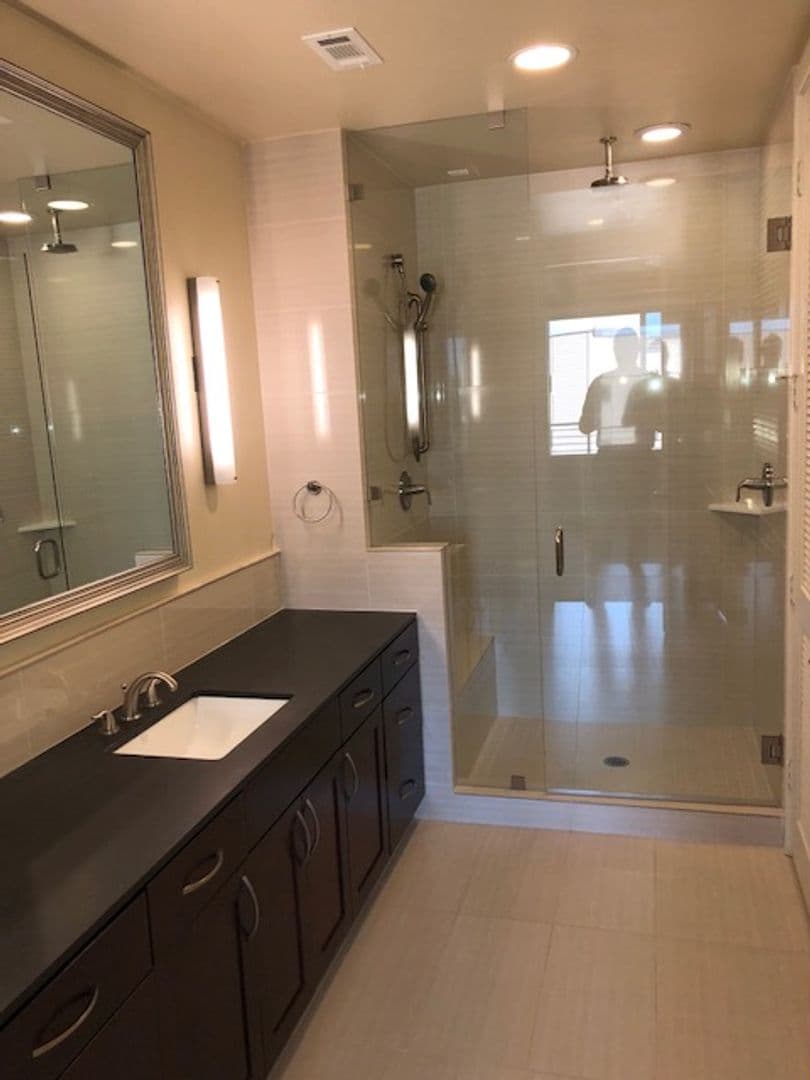 Austin Apartment: 214 Barton Springs Rd.