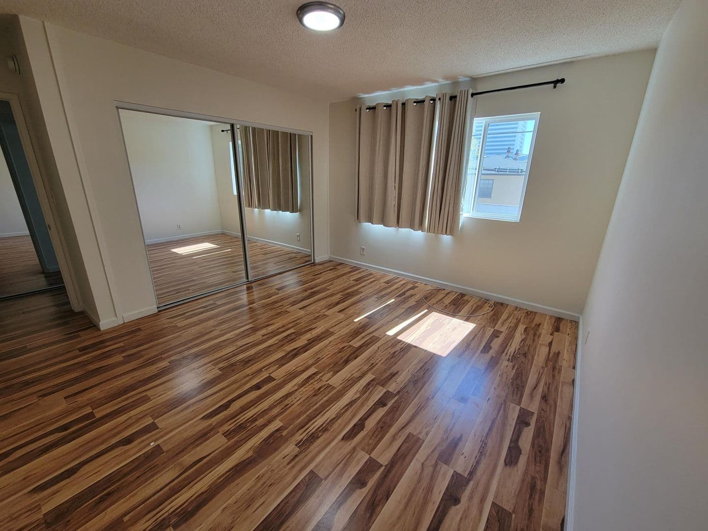 Los Angeles Apartment: 1615 Veteran Ave
