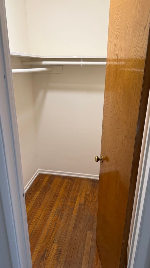Los Angeles Apartment: 8211 Blackburn Ave