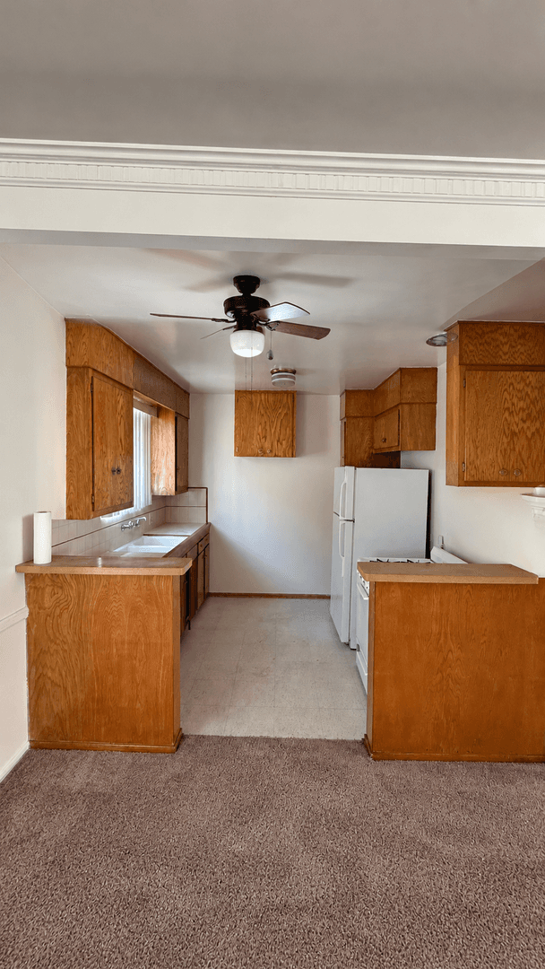 Los Angeles Apartment: 8211 Blackburn Ave