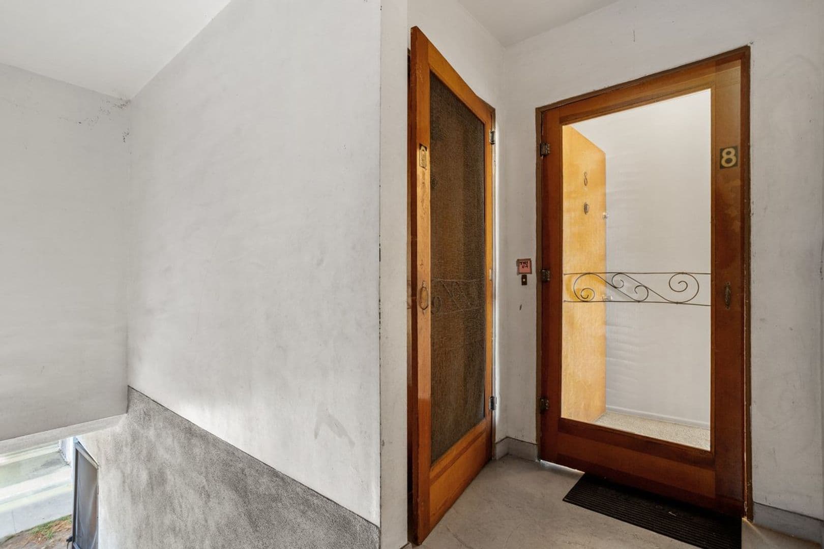 Los Angeles Apartment: 8211 Blackburn Ave